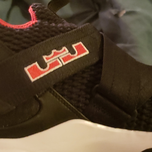 Lebron Soldier 12 - Picture 4 of 4